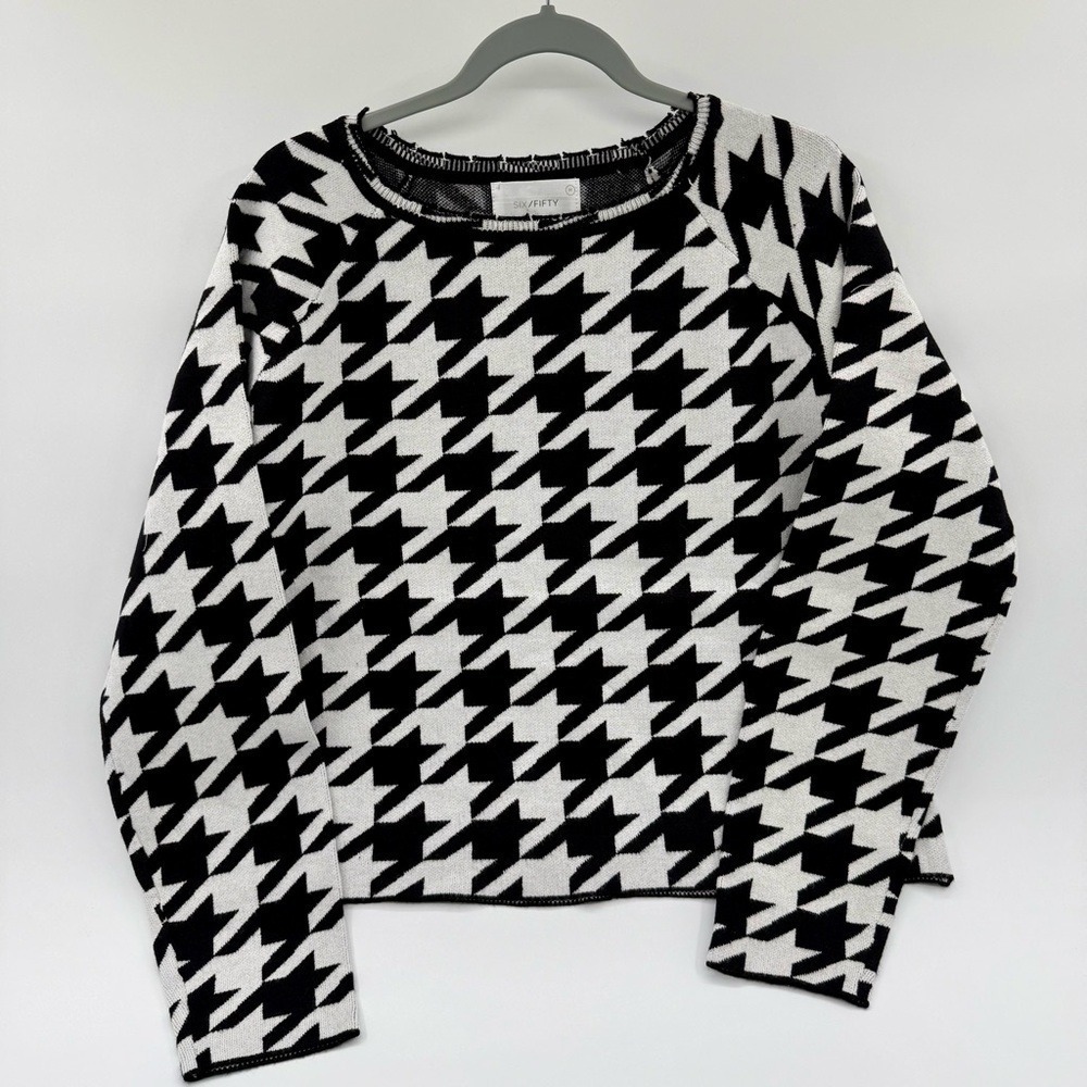 Six/Fifty Classic Houndstooth Black‎ and White Women's Sweater
